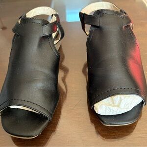 Elegant Black leather Women's Sandals